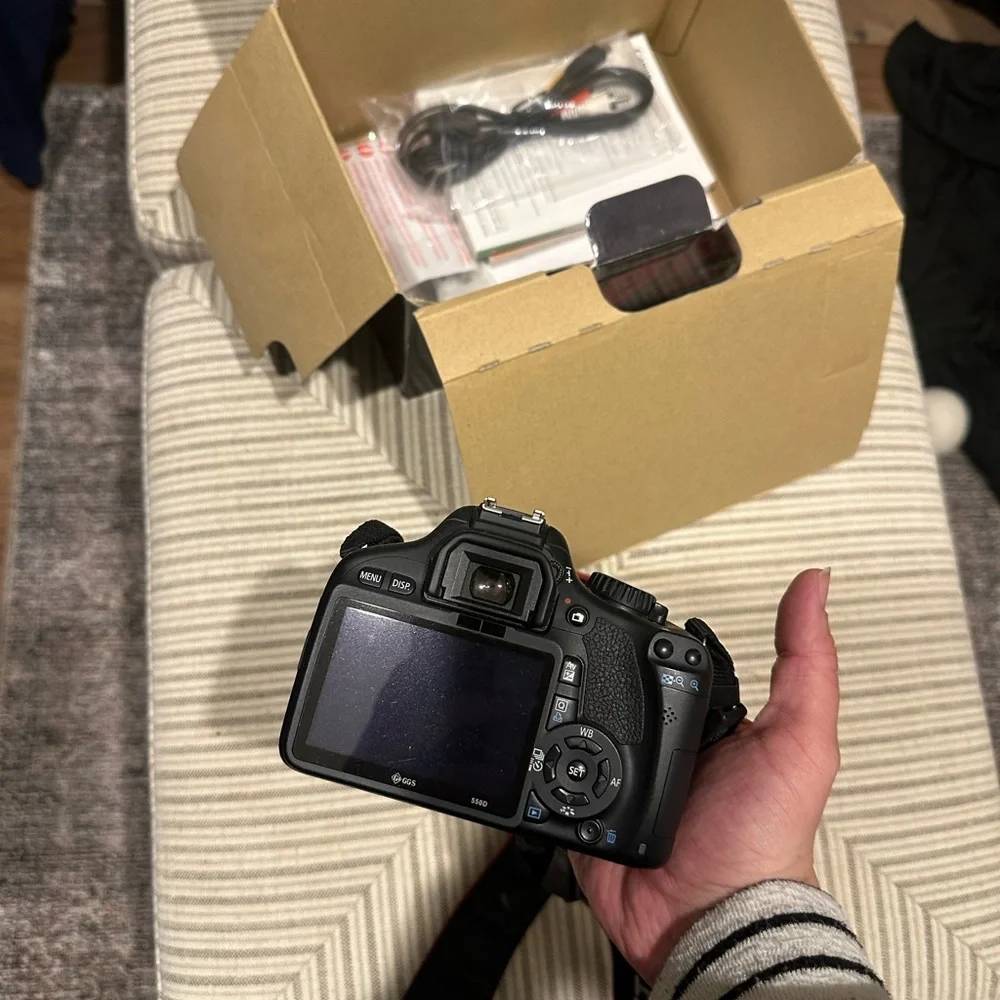 Canon Rebel T2i - Picture 2 of 3
